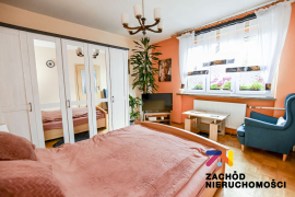 Przestronny dom 2 rodzinny- Os. Jędrzychów